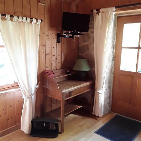 L'Auberge Chez Leon Le Chambon-sur-Lignon Bagian luar foto